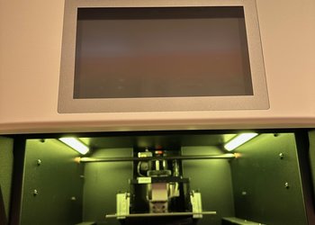 Der 3D Drucker zum drucken von Düsen für Klebstoffapplikationen von Innen.