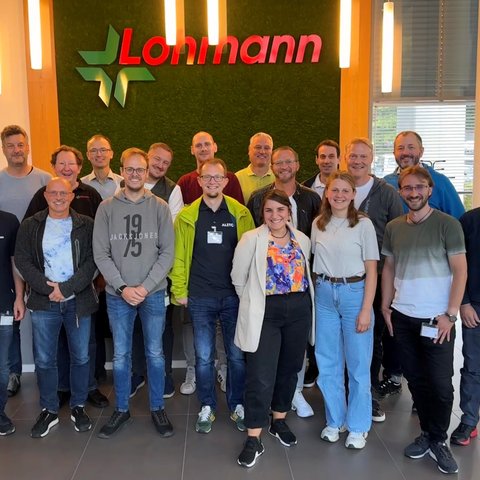 15 participants from a wide range of industries have successfully completed the first Adhesive Tape Bonder course!
