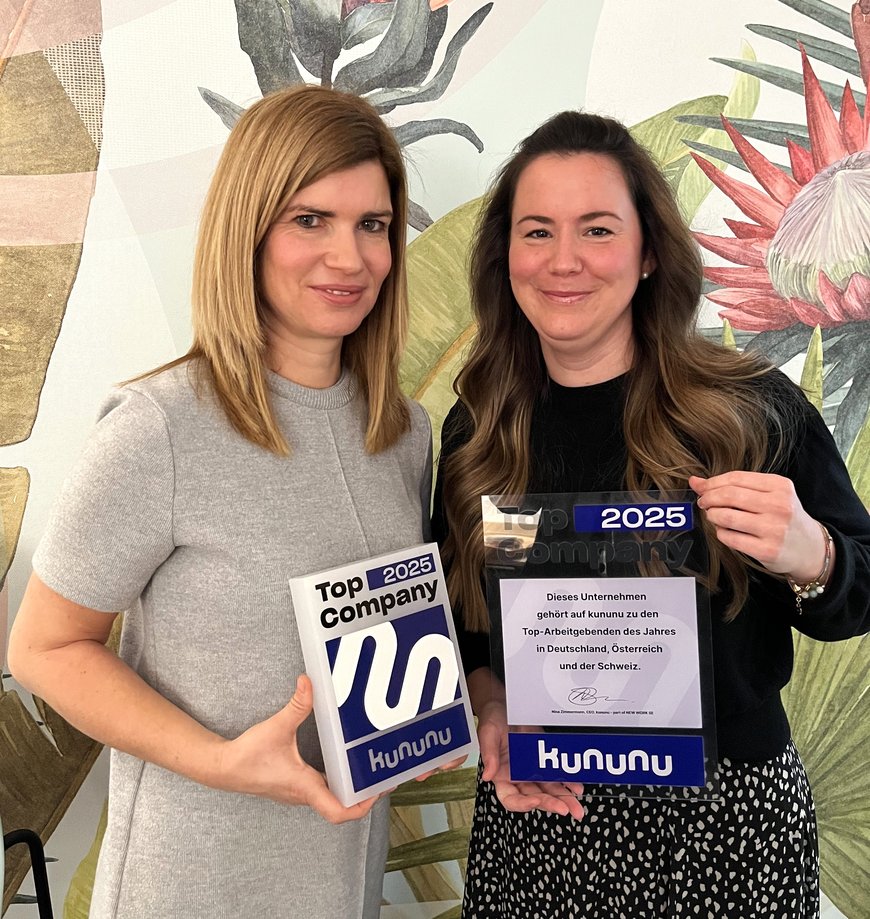 Anja Gaber und Dominique Christ mit dem kununu Top Company Award 2025