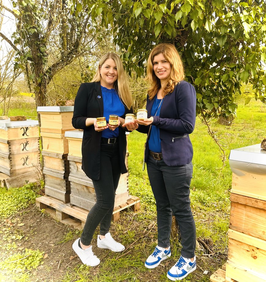 Picture from left to right: Denise Horn and Anja Gaber (Innotech) visiting beekeeper Stephan Hartenfels and his bee colonies