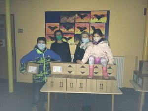Desinfektionsmittelspende an die Grundschule in Bad Mingolsheim