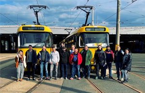 Die Dresdner Verkehrsbetriebe AG lassen ihre Mitarbeiter zu Klebpraktikern ausbilden