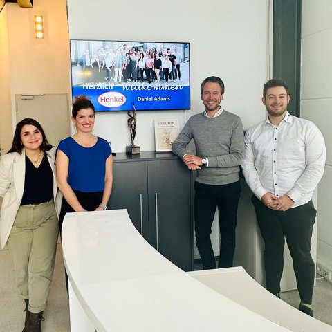Hoher Besuch von Henkel bei Innotech! Dr. Daniel Adams besucht Innotech.
