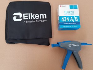 Elkem Pistole und Tasche