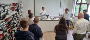 Erfolgreiche Premiere unseres ersten Lehrgangs „Fachberater für Klebtechnik" zusammen mit dem VTH