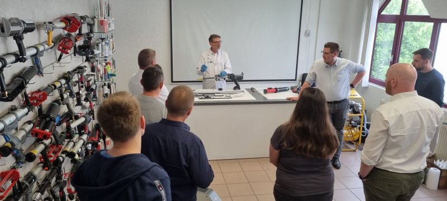 Erfolgreiche Premiere unseres ersten Lehrgangs „Fachberater für Klebtechnik" zusammen mit dem VTH