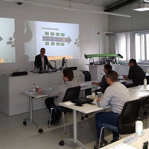 Technical advisor course "Elastic and structural bonding" at Innotech