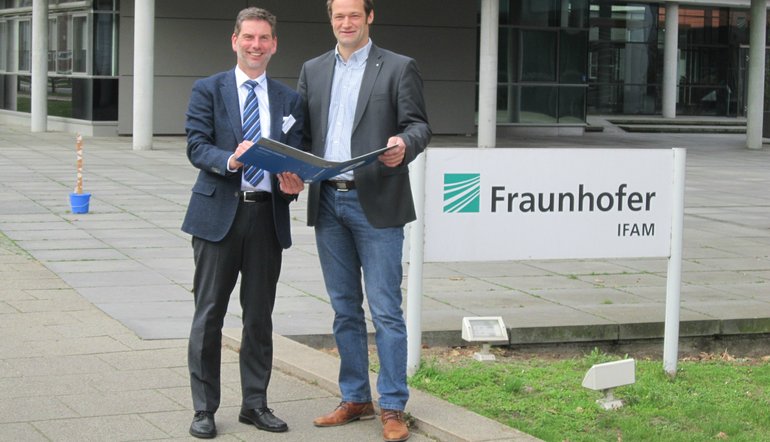 Fraunhofer IFAM Contract Signing