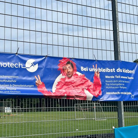 Kleben und Fußball - Was hat das miteinander zu tun?