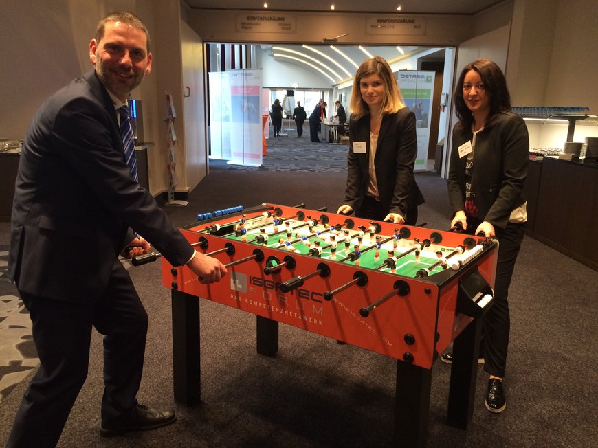 Joachim Rapp, Anja Gaber und Patrizia Flicker auf dem ISGATEC Forum in Mannheim