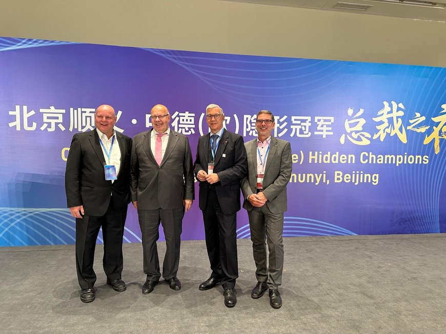 Jürgen Pfitzer, Peter Altmaier, Dr. Walter Döhring und Joachim Rapp, (Vlnr.) beim Deutsch-Chinesischen Forum der Hidden Champions 2024“ in Peking.