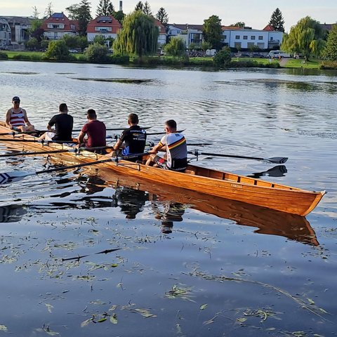 Rudern auf dem Neckar für einen guten Zweck