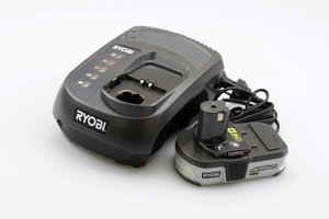 Ryobi Lithium Ion Akku und Ladegerät 18V