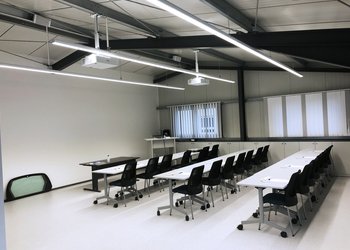 Schulungsraum Innotech Klebpraktiker und Klebfachkraft IFAM Kurse
