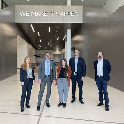 Wir freuen uns riesig über die neue Partnerschaft in der klebtechnischen Weiterbildung!