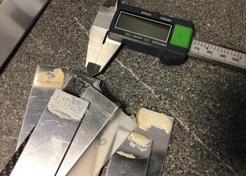 Zugscherproben 1 Innotech Klebtechnische Weiterbildung